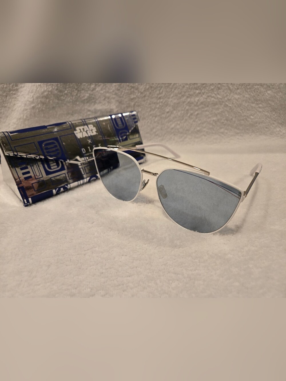 DIFF Eyewear x Star Wars R2-D2 Silver Blue Mirror Sunglasses